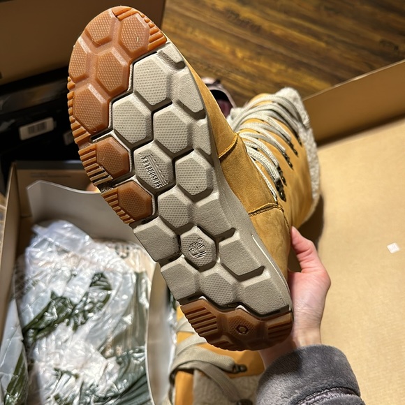 Timberland waterproof boots - Picture 2 of 3